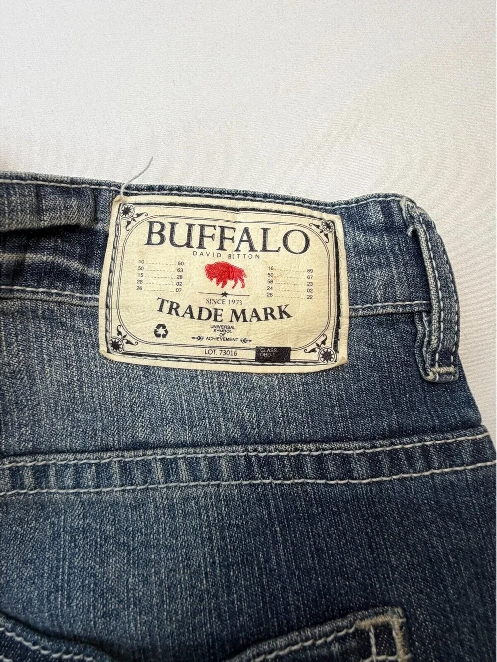Buffalo David Bitton Men's Jeans Six-X Basic Slim Straight Mid Rise Size 36 Blue